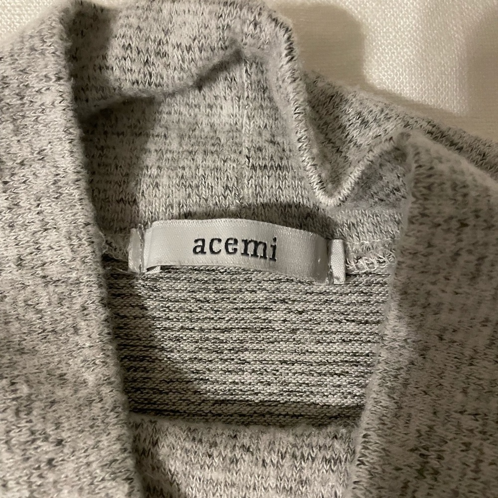🦇 Grey heather long sleeve crop sweater. Size Medium - Picture 3 of 11